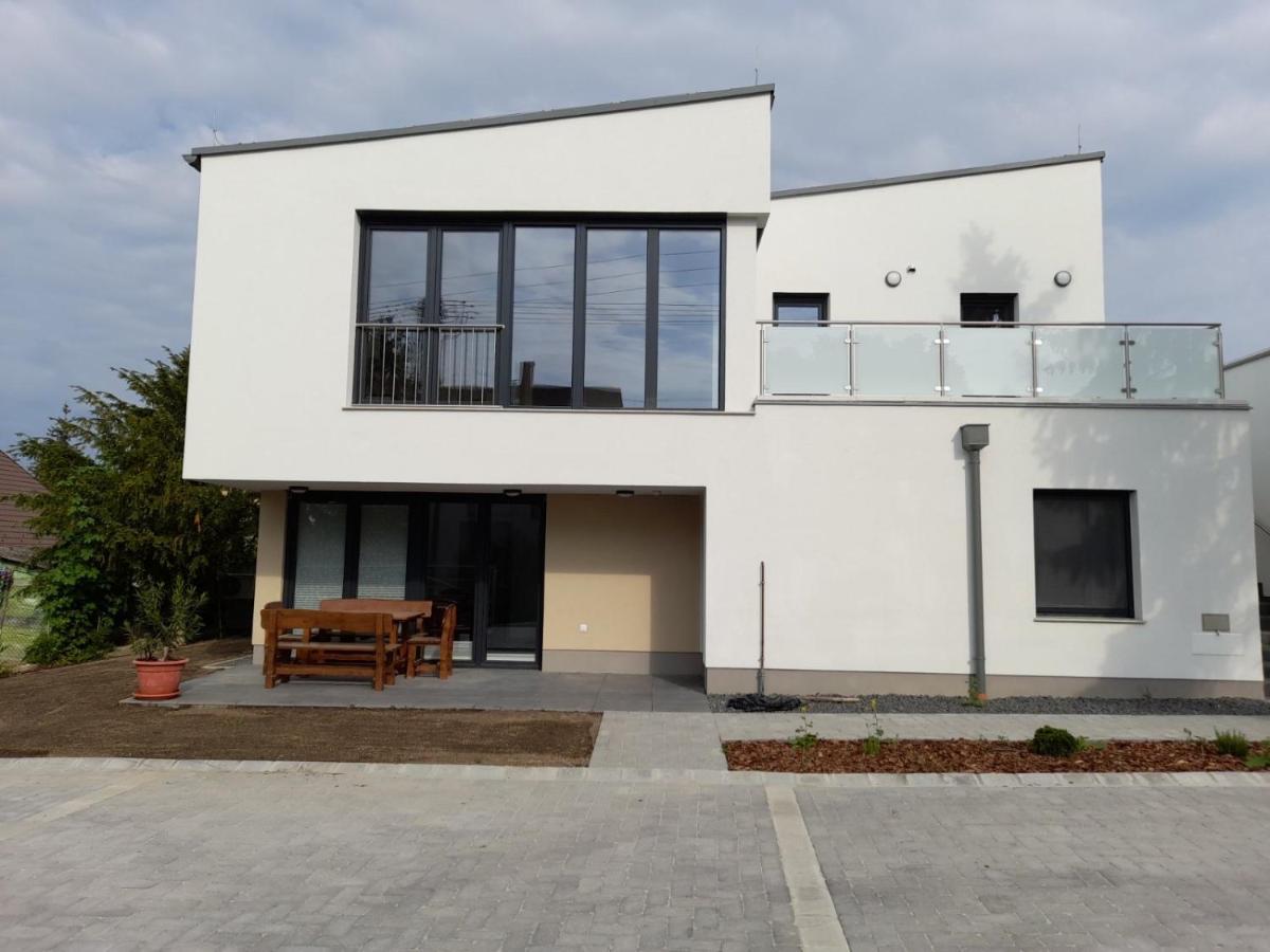 Kempi Kuckója Balatonalmádi Exterior foto